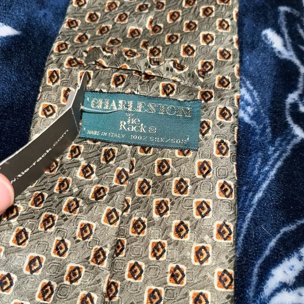 NWT! Charleston X Tie Rack Made in Italy 100% Silk Necktie Tie